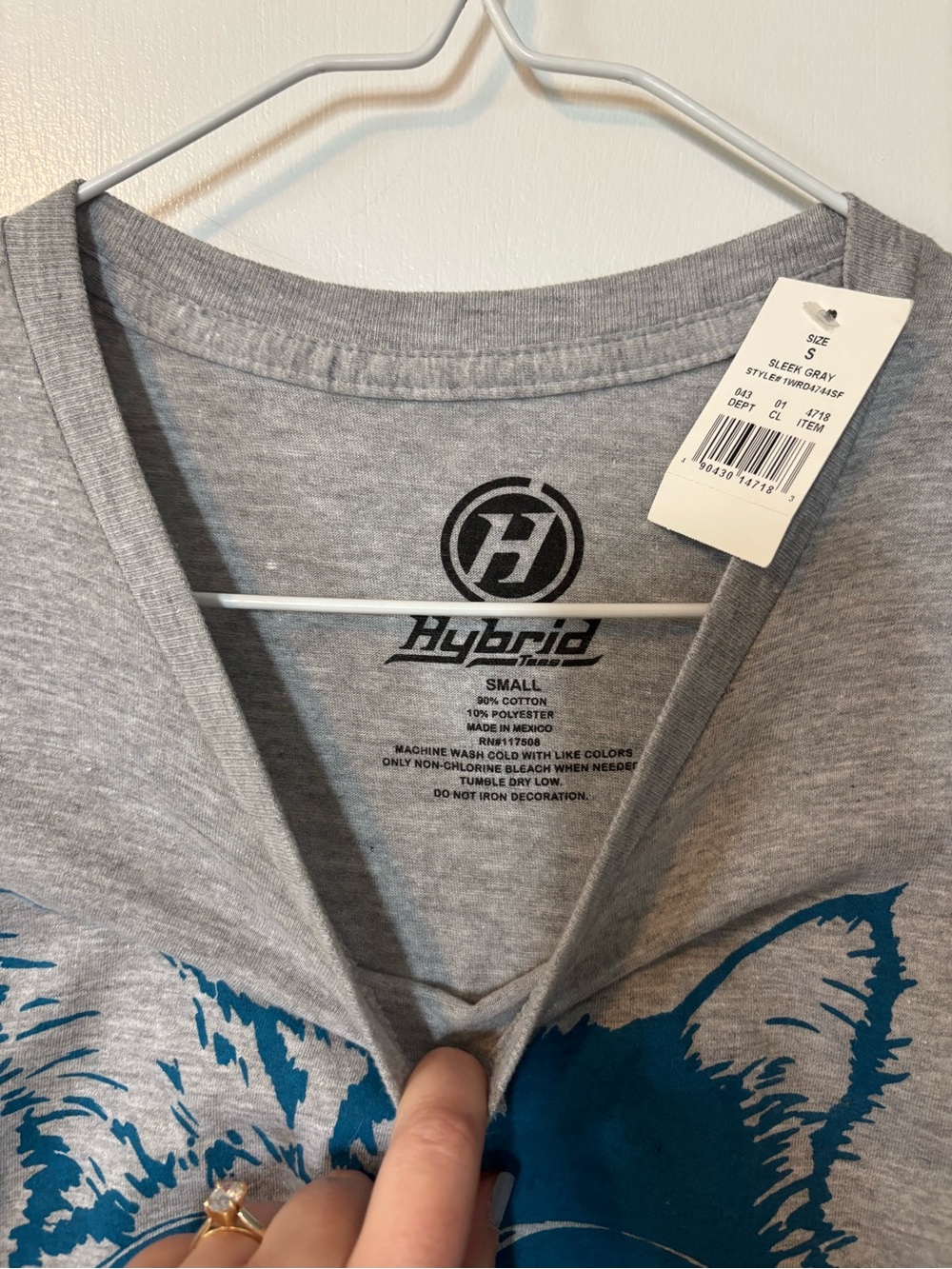 Casual Feminine Cat Graphic Tee Women’s Small - Picture 4 of 5